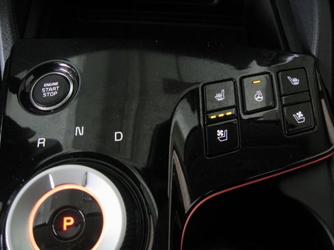 Used 2024 Kia Sportage SX Prestige image 16