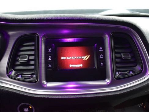 Used 2017 Dodge Challenger SXT w/ Blacktop Package image 7