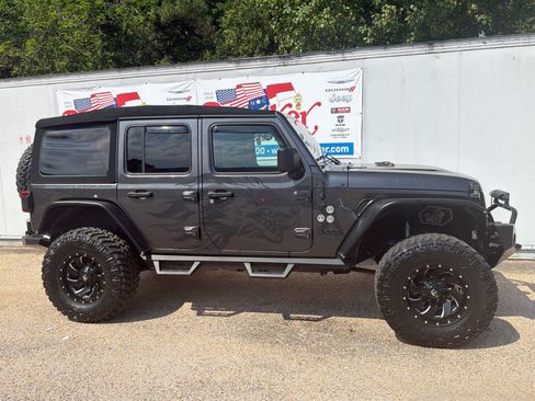 Used 2020 Jeep Wrangler Unlimited Sport AWD/4WD image 2
