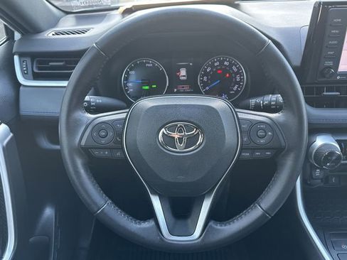 Certified 2022 Toyota RAV4 SE image 8