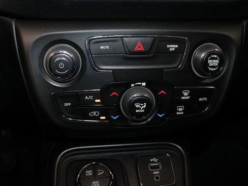 Used 2018 Jeep Compass Trailhawk w/ Leather Interior Group AWD/4WD image 44