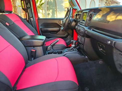 Used 2020 Jeep Gladiator Sport w/ Quick Order Package 24S image 20