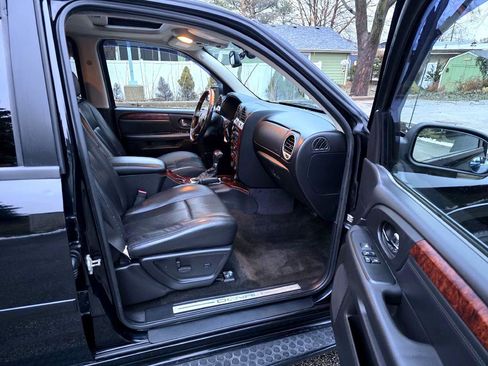 Used 2007 GMC Envoy Denali image 13