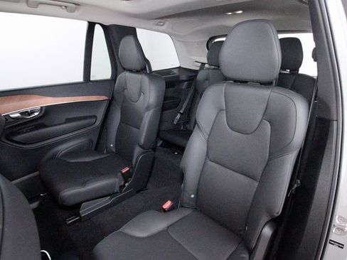 Certified 2025 Volvo XC90 B6 Plus w/ Protection Package Premier image 29