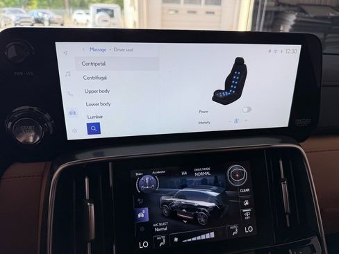 Used 2026 Lexus LX 600 4WD w/ Luxury Package image 16