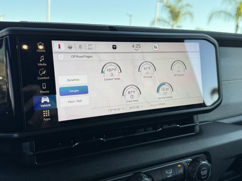 Used 2025 Jeep Wrangler Willys image 26