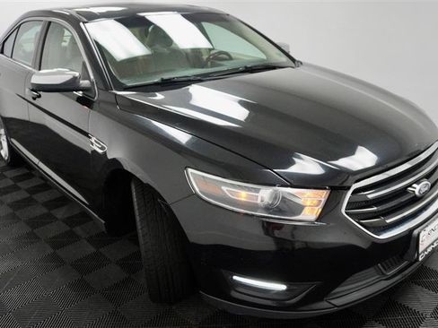 Used 2016 Ford Taurus Limited FWD image 10