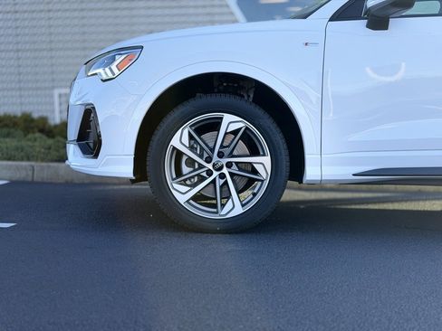 New 2025 Audi Q3 2.0T Premium image 3