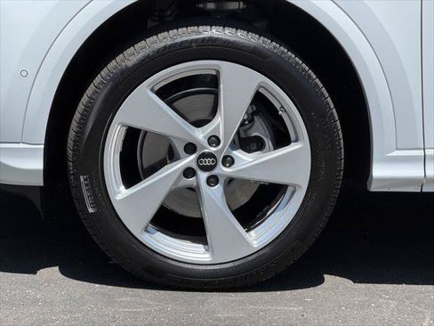 Certified 2025 Audi Q5 Premium Plus w/ Premium Plus AWD/4WD image 36
