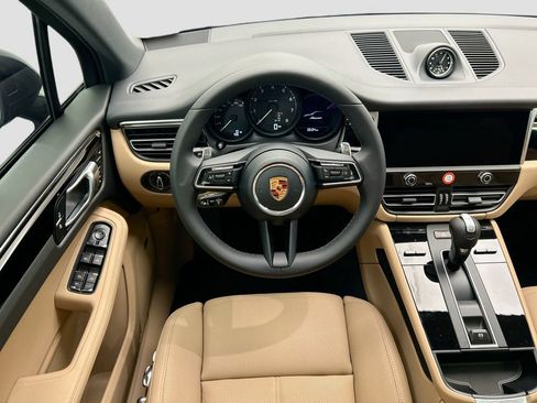 Used 2026 Porsche Macan AWD/4WD image 13