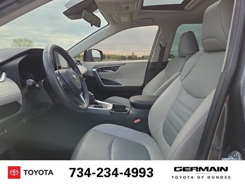 Used 2020 Toyota RAV4 XLE Premium FWD image 12