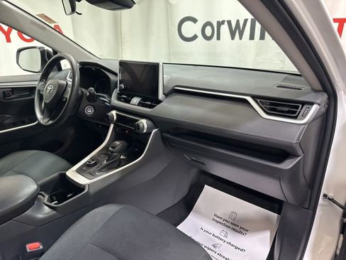 Used 2025 Toyota RAV4 LE image 13