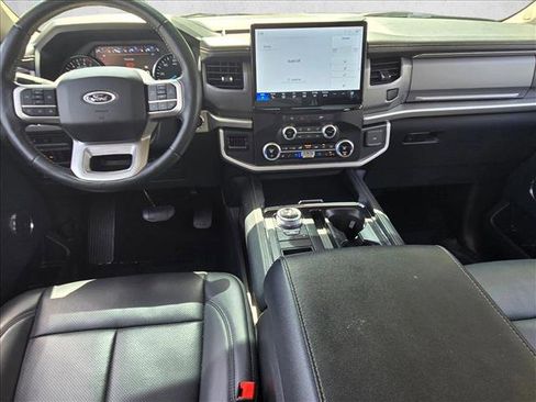 Certified 2024 Ford Expedition XLT RWD image 17