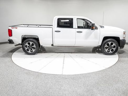 Used 2018 Chevrolet Silverado 1500 W/T w/ Trailering Package AWD/4WD image 29
