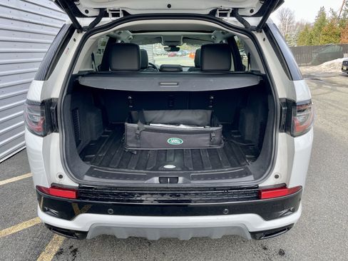 Certified 2024 Land Rover Discovery Sport S image 37