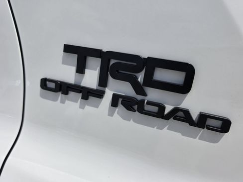Used 2025 Toyota 4Runner TRD Off-Road Premium AWD/4WD image 36