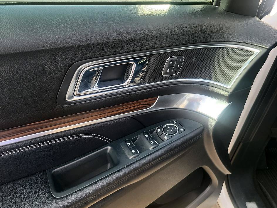 Used 2019 Ford Explorer Limited w/ Equipment Group 301A AWD/4WD image 20