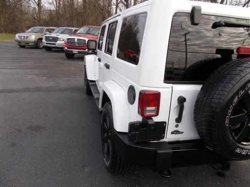 Used 2014 Jeep Wrangler Unlimited Sahara image 4