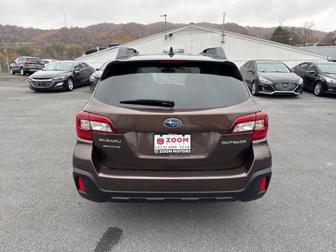 Used 2019 Subaru Outback 2.5i Premium image 7