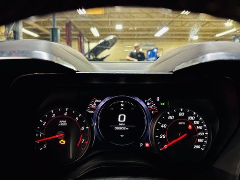 Used 2020 Chevrolet Camaro SS RWD image 17