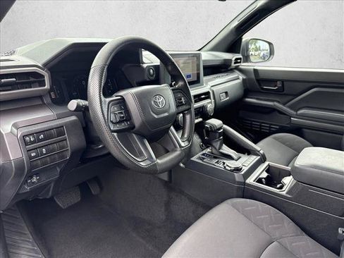 Certified 2025 Toyota Tacoma SR5 AWD/4WD image 11