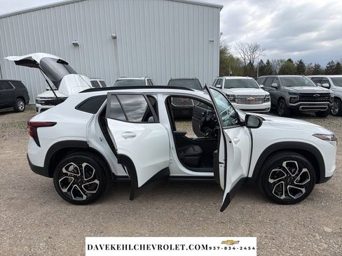 Used 2024 Chevrolet Trax RS w/ Sunroof Package image 28