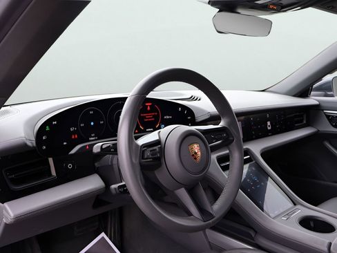 Used 2020 Porsche Taycan 4S image 4