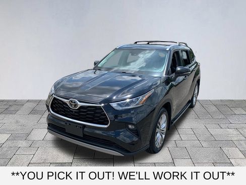 Used 2022 Toyota Highlander Platinum AWD/4WD image 3