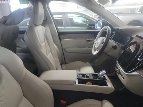 Used 2026 Volvo XC90 B6 Ultra AWD/4WD image 9