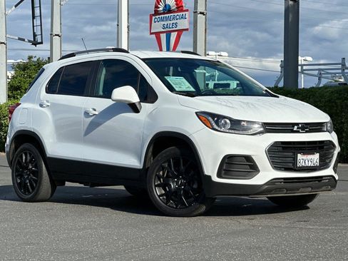 Used 2022 Chevrolet Trax LT w/ Sport Edition AWD/4WD image 2