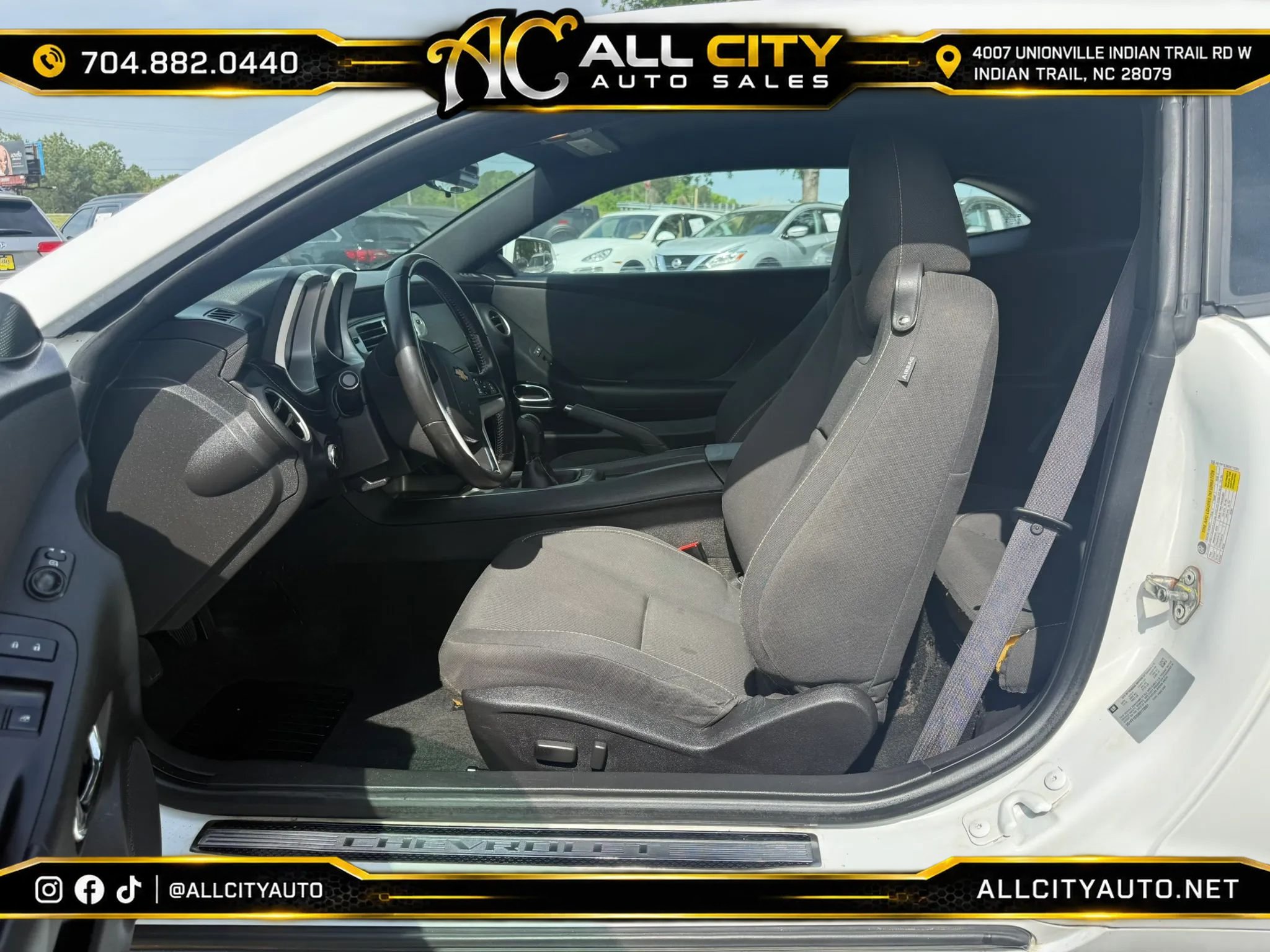 Used 2013 Chevrolet Camaro LT RWD image 9