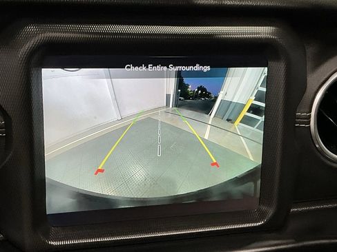 Used 2022 Jeep Wrangler Unlimited Sahara w/ Cold Weather Group image 16