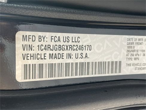 Used 2024 Jeep Grand Cherokee Limited w/ Luxury Tech Group II image 37