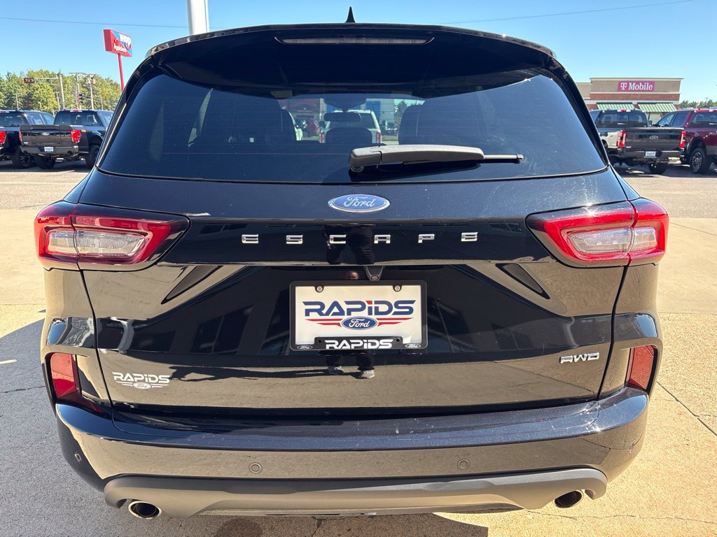 Used 2024 Ford Escape ST-Line w/ Tech Pack #1 AWD/4WD image 6