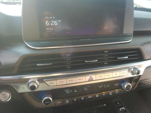 Used 2022 Kia Telluride SX w/ Towing Package FWD image 16