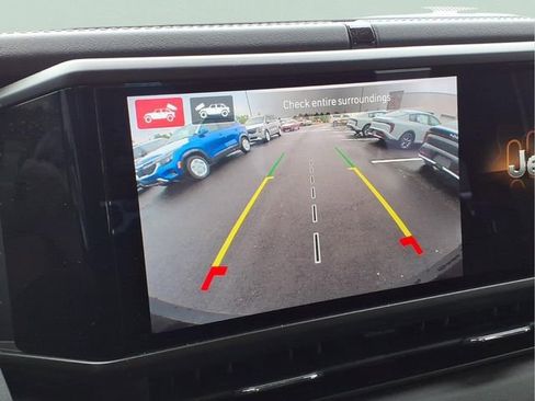 Used 2024 Jeep Wrangler Unlimited Sahara w/ Technology Group AWD/4WD image 9