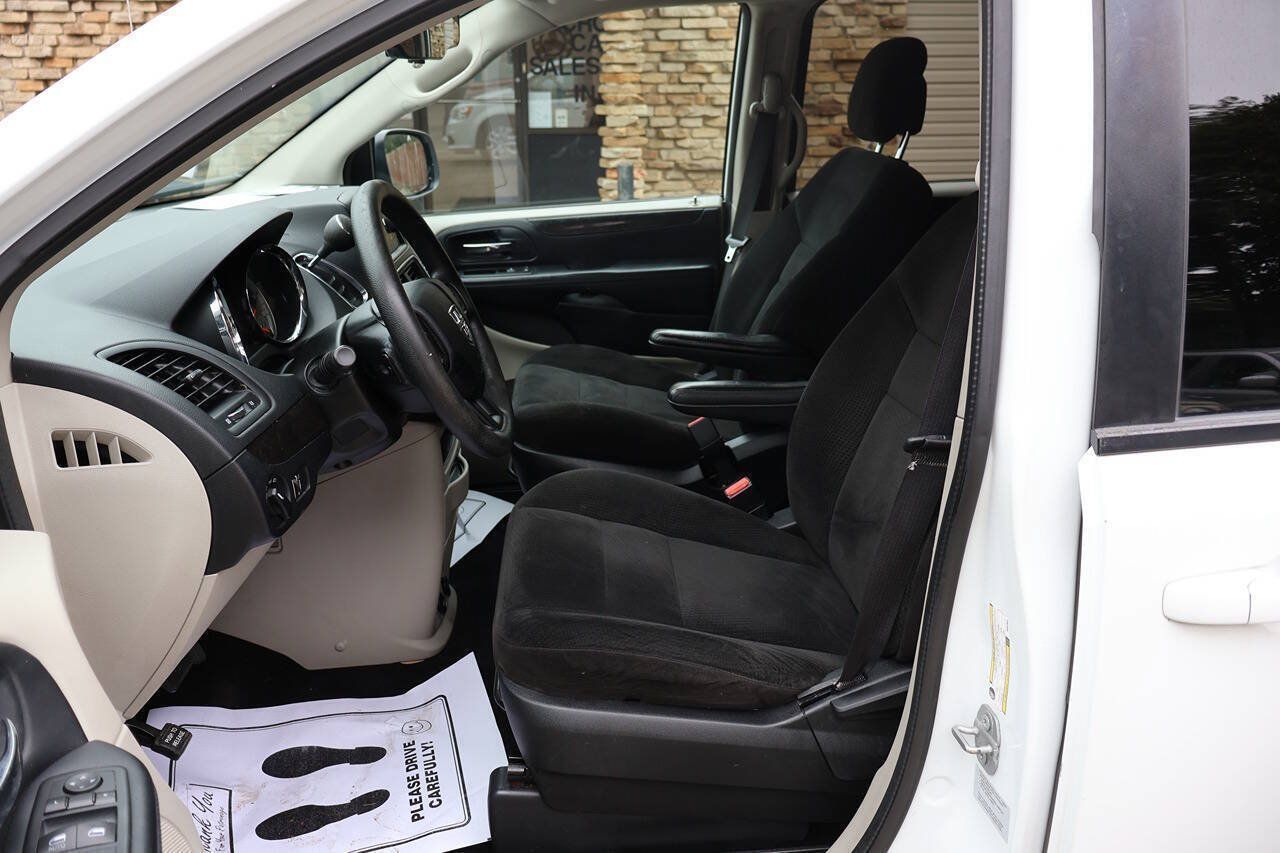 Used 2016 Dodge Grand Caravan SE w/ Quick Order Package 29E SE FWD image 13