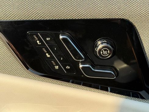 New 2025 Cadillac Optiq Luxury 2 image 19