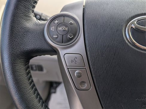 Used 2017 Toyota Prius V Four image 19