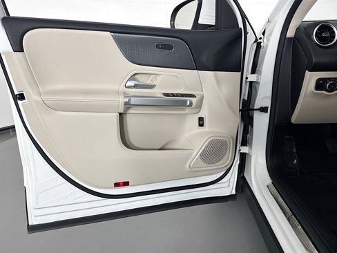 Certified 2022 Mercedes-Benz GLB 250 image 22