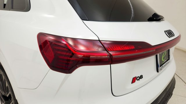 Used 2024 Audi Q8 e-tron Prestige w/ Prestige Package AWD/4WD image 25