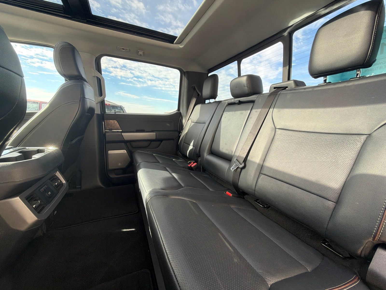 Used 2023 Ford F350 Lariat w/ Chrome Package AWD/4WD image 15