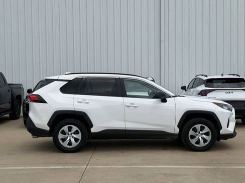 Used 2021 Toyota RAV4 LE AWD/4WD image 3