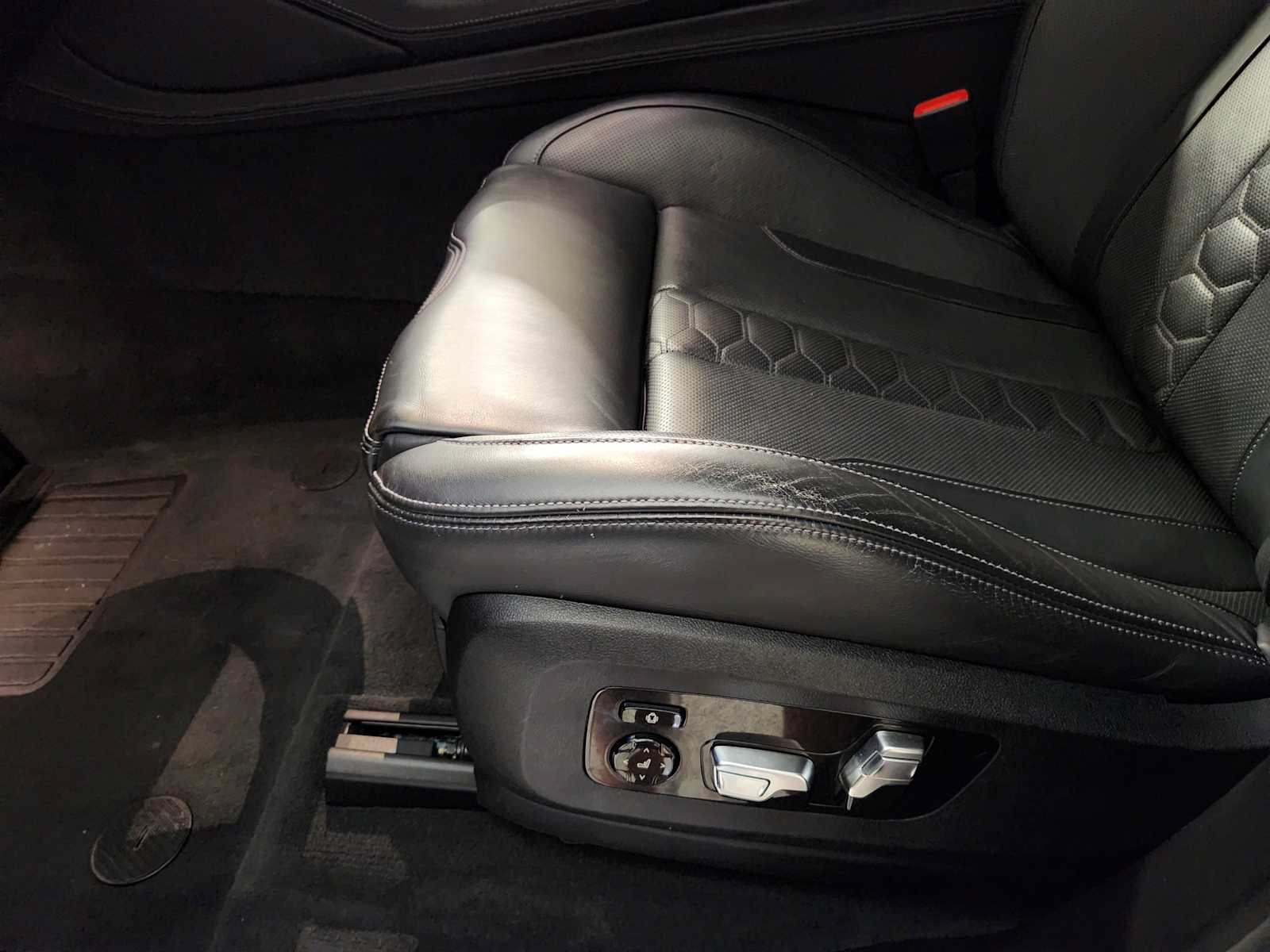 Used 2021 BMW X5 M w/ Competition Package AWD/4WD image 25