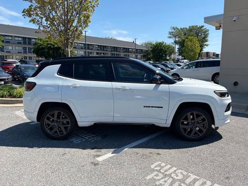 Used 2025 Jeep Compass Limited w/ High Altitude Package AWD/4WD image 8
