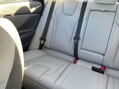 Used 2025 Hyundai Elantra Limited image 38