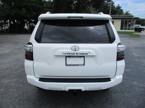 Used 2017 Toyota 4Runner SR5 Premium image 7