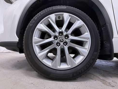 Used 2023 Toyota Highlander Limited AWD/4WD image 9
