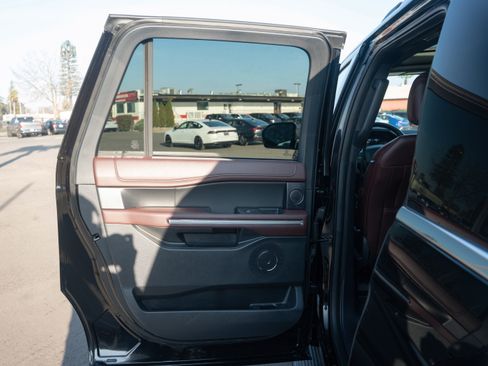 Used 2024 Ford Expedition Max Limited image 25