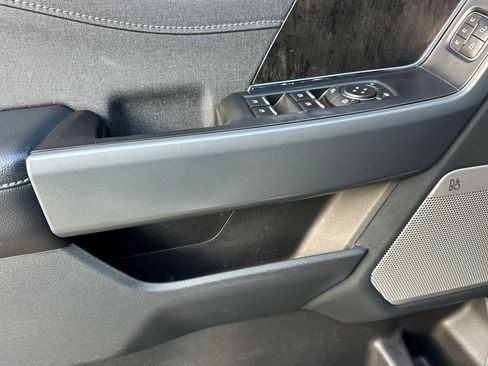 Used 2021 Ford F150 Lariat w/ Equipment Group 502A High image 11